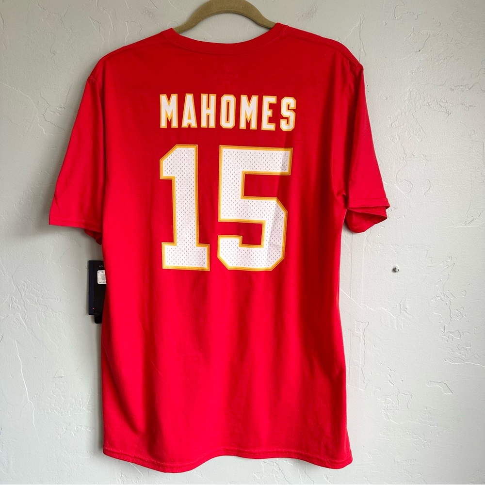NWT Fanatics NFL Men’s Red Mahomes Kansas City Chiefs Tee Shirt Size Large‎